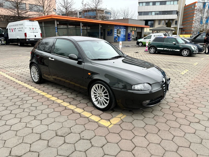 Alfa Romeo 147 1.9 JTD 16v TI, снимка 1 - Автомобили и джипове - 49242646