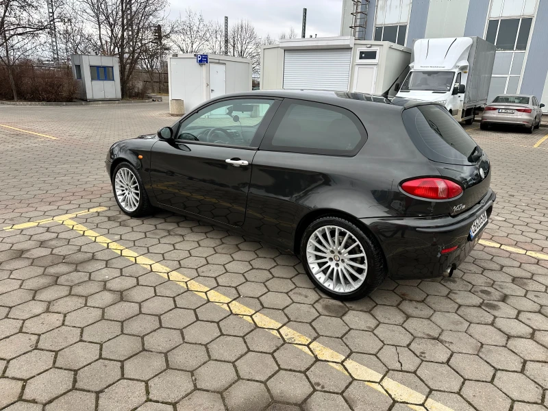 Alfa Romeo 147 1.9 JTD 16v TI, снимка 2 - Автомобили и джипове - 49242646