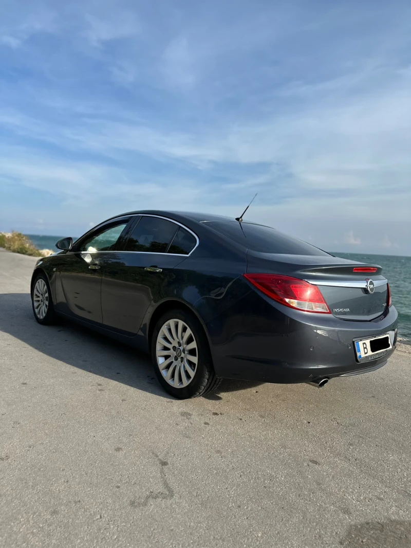 Opel Insignia, снимка 2 - Автомобили и джипове - 52498625