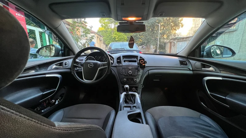 Opel Insignia, снимка 8 - Автомобили и джипове - 52498625
