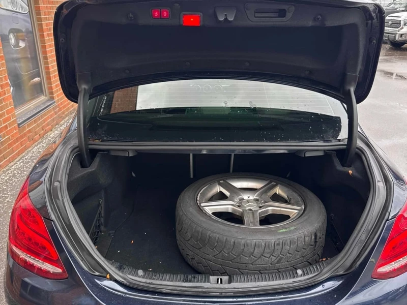 Mercedes-Benz C 300 * CARFAX * БЕЗ ПЪРВОНАЧАЛНА ВНОСКА, снимка 12 - Автомобили и джипове - 53102564