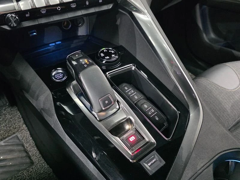 Peugeot 3008 1.5 BlueHDi GT Line| 130к.с.| ВКЛ.ТЕХНОТЕСТ, снимка 9 - Автомобили и джипове - 55123243