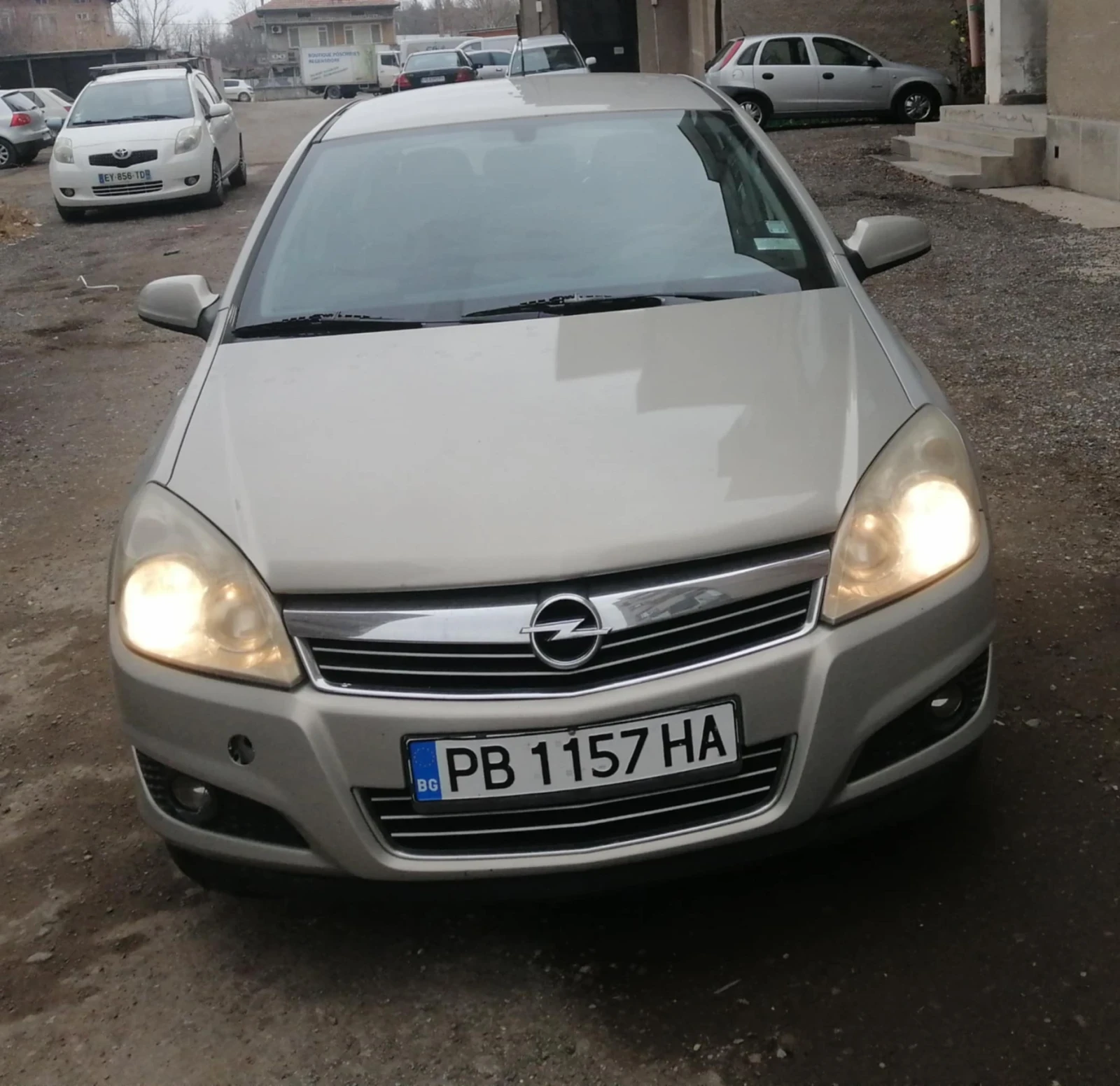 Opel Astra H, снимка 1