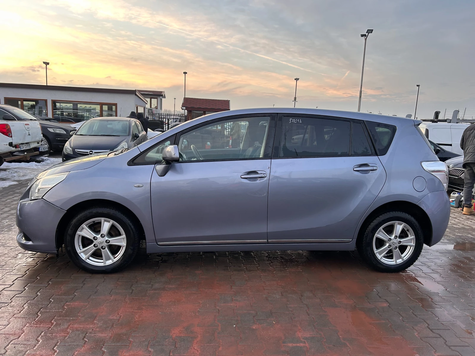 Toyota Verso 2.0D-4D NAVI/PANORAMA  - изображение 9