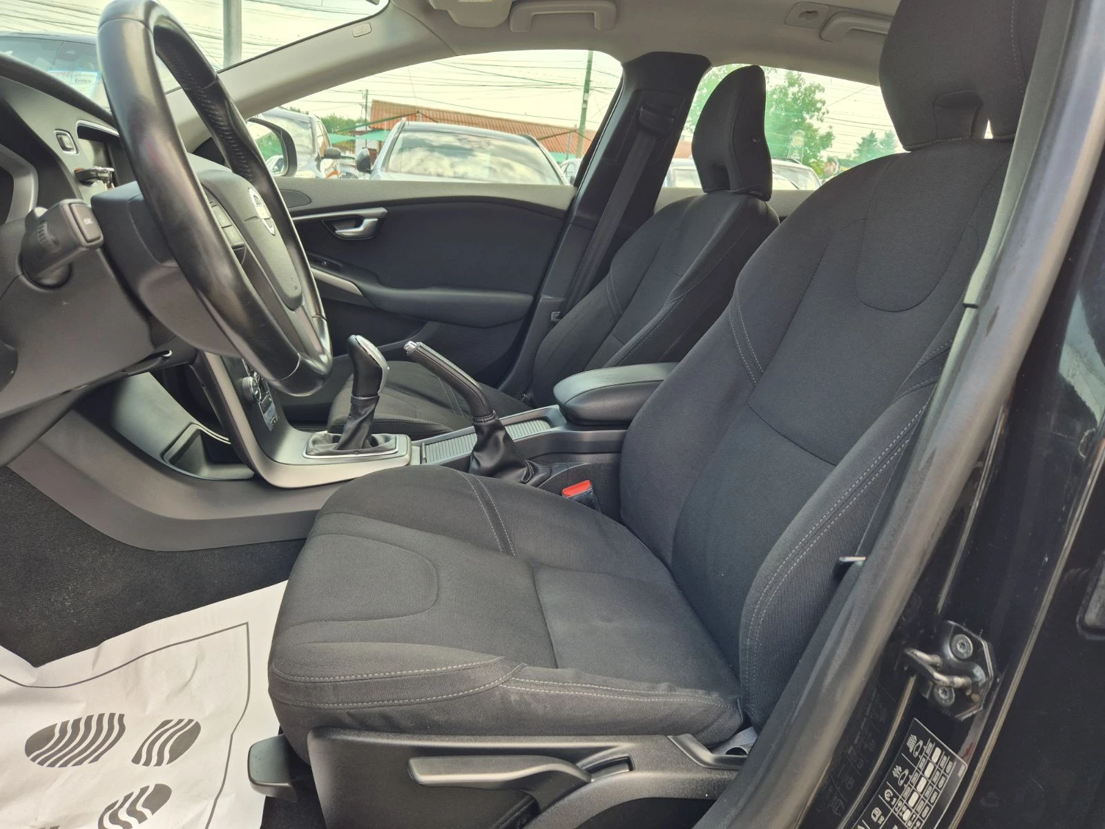 Volvo V40 1.6D - изображение 7