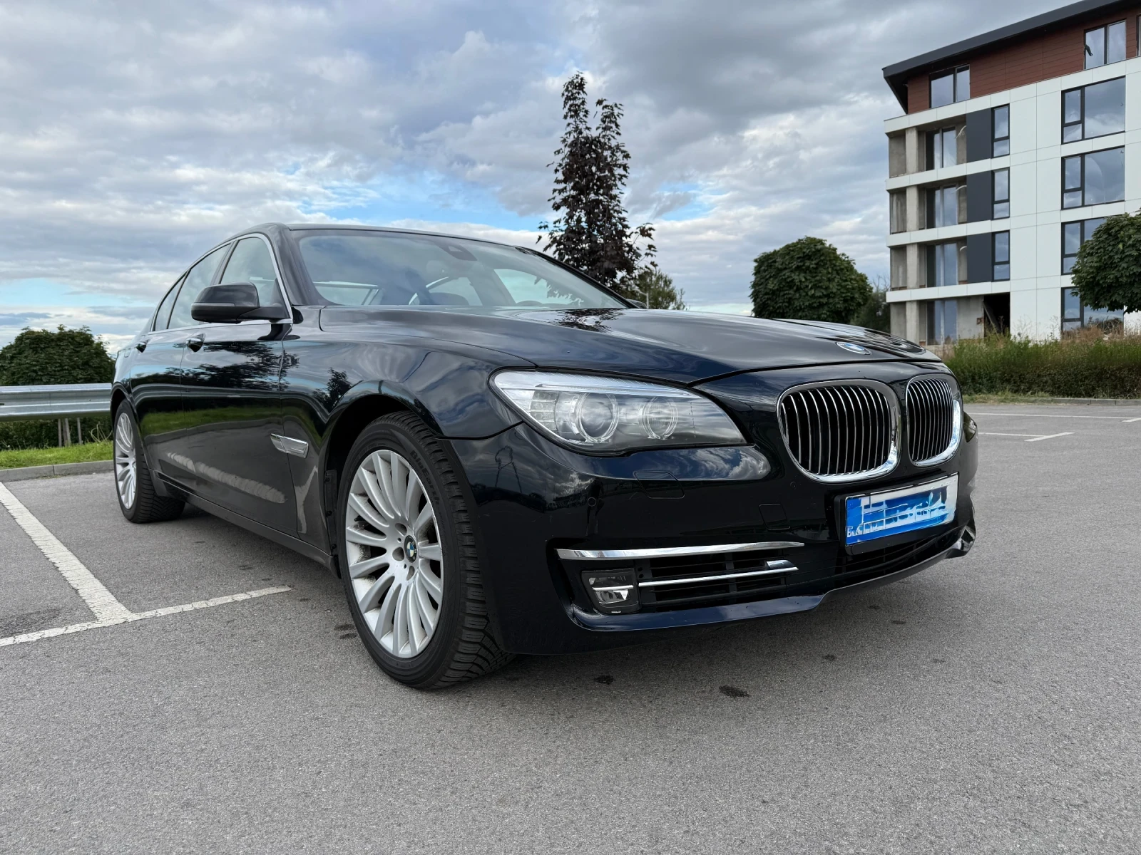 BMW 740  - изображение 6