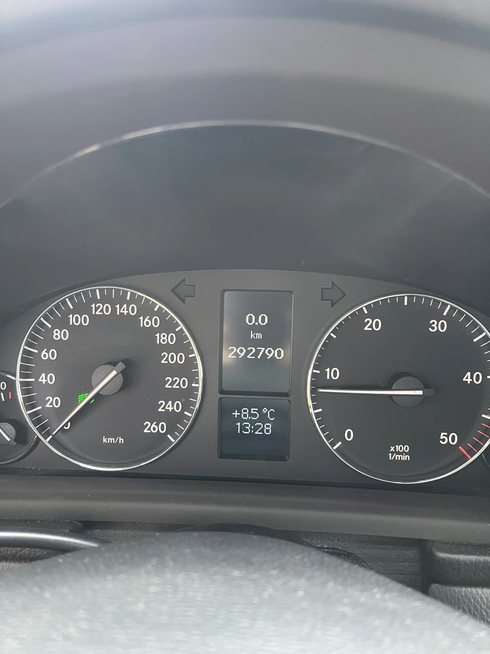 Mercedes-Benz C 200  - изображение 8