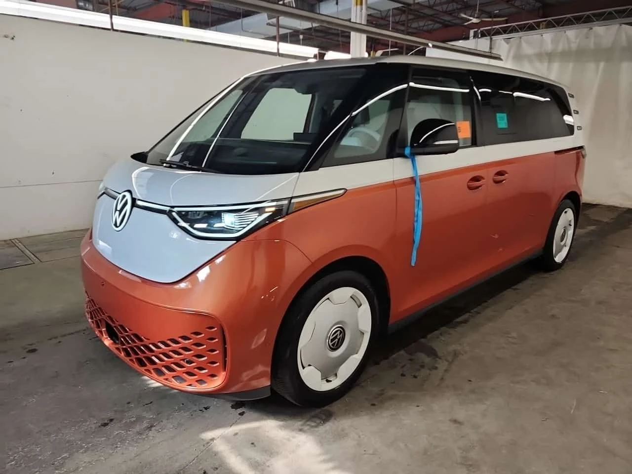 VW ID.Buzz  1ST EDITION * 360 КАМЕРИ* ОБДУХВАНЕ* ПАНО* CARFAX