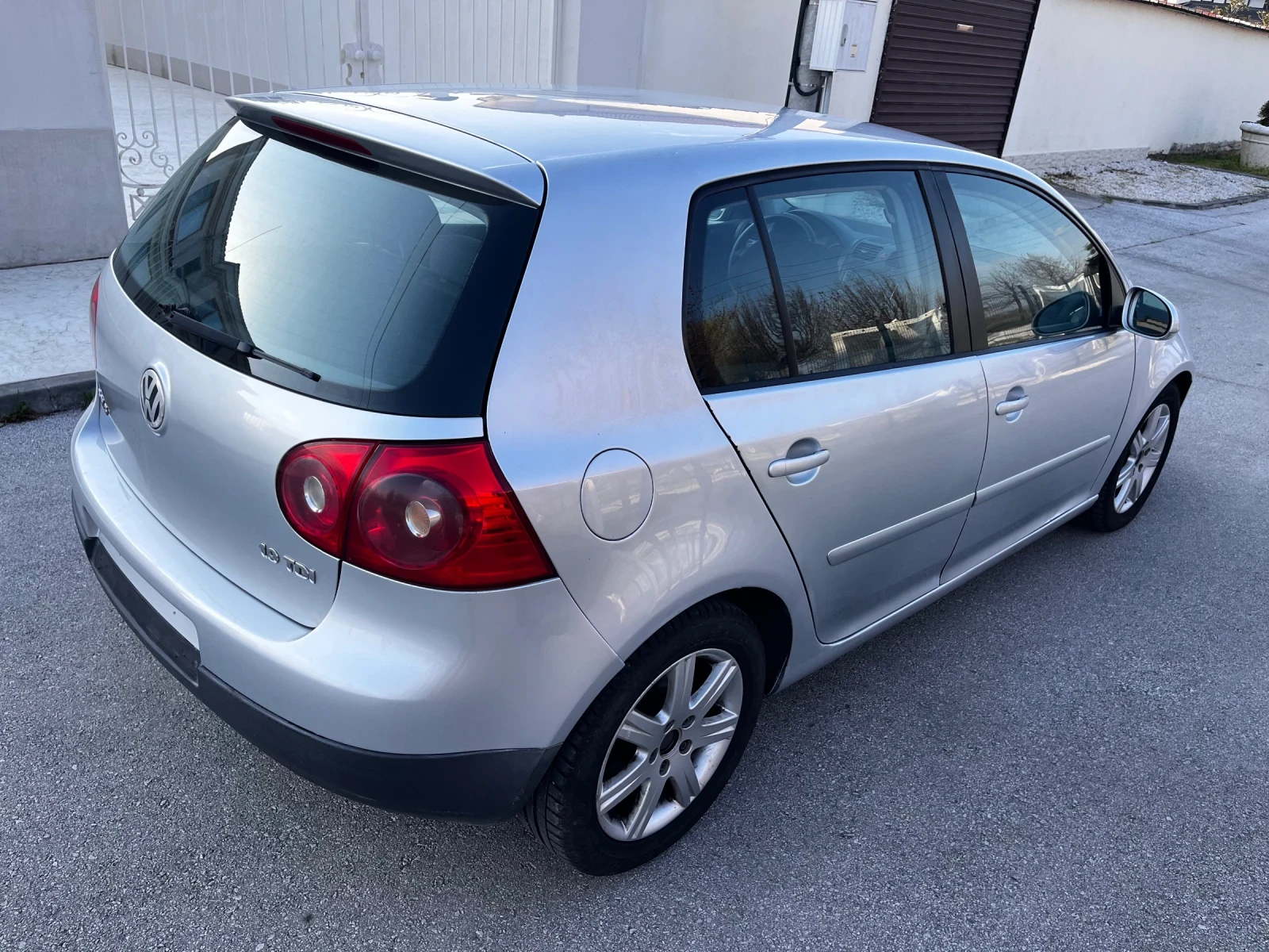 VW Golf 1.9tdi, снимка 4 - Автомобили и джипове - 54058447
