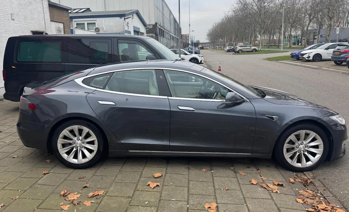 Tesla Model S С75Д с Гаранция, снимка 9 - Автомобили и джипове - 53968224