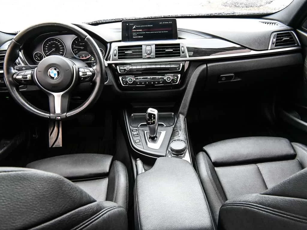 BMW 330 * 330i xDrive Sedan * CARFAX * ЦЕНА ДО БГ, снимка 13 - Автомобили и джипове - 54208200