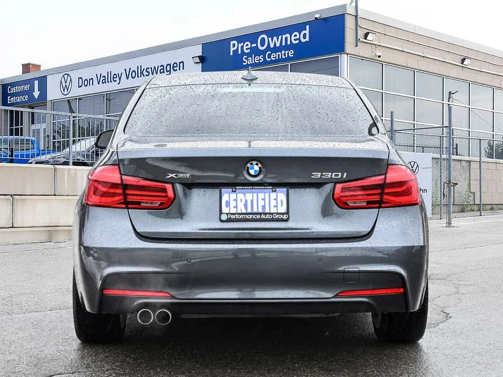 BMW 330 * 330i xDrive Sedan * CARFAX * ЦЕНА ДО БГ, снимка 5 - Автомобили и джипове - 54208200