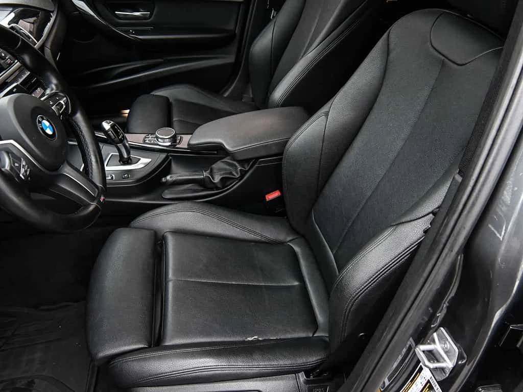 BMW 330 * 330i xDrive Sedan * CARFAX * ЦЕНА ДО БГ, снимка 14 - Автомобили и джипове - 54208200