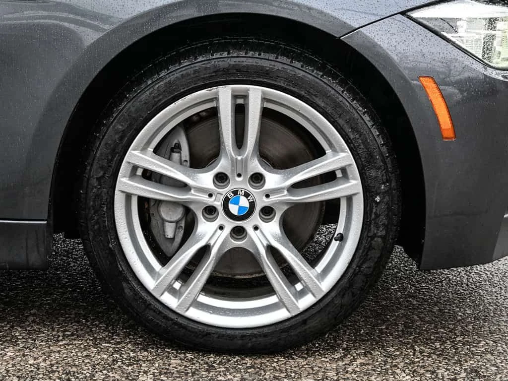 BMW 330 * 330i xDrive Sedan * CARFAX * ЦЕНА ДО БГ, снимка 7 - Автомобили и джипове - 54208200