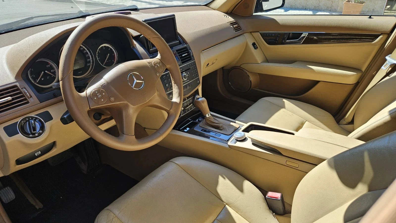 Mercedes-Benz C 320 CDI 4 matic, снимка 13 - Автомобили и джипове - 54879736