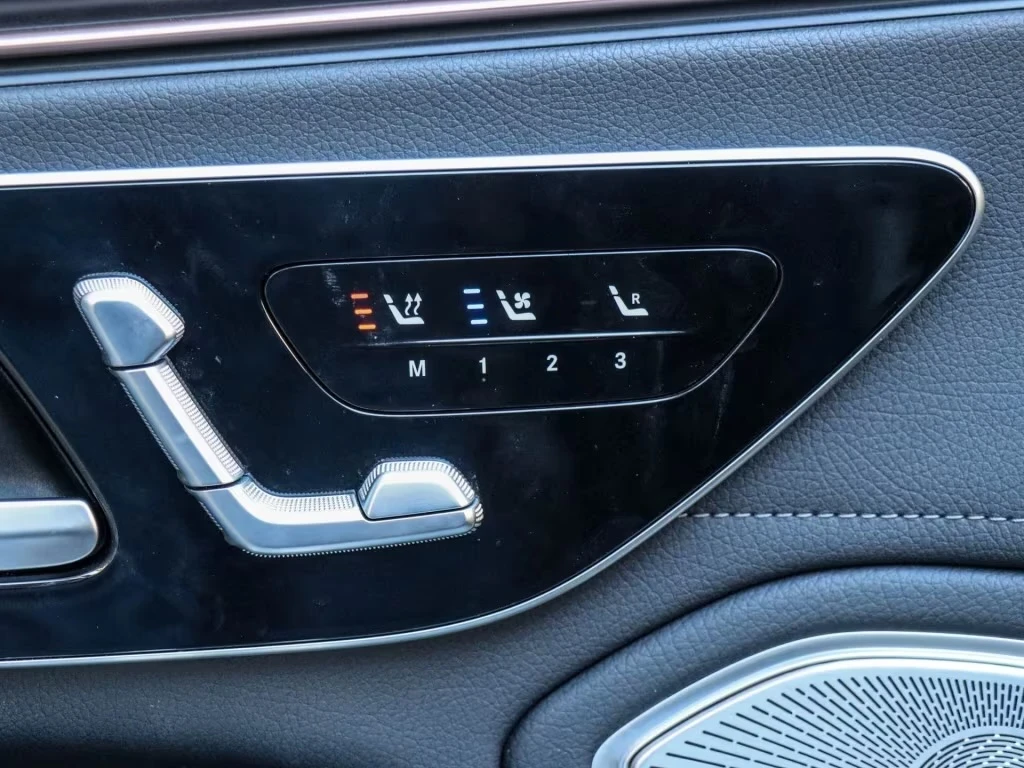 Mercedes-Benz EQS 450 4M AMG HyperScrn HUD AIR PANO Massage 360 W/P, снимка 8 - Автомобили и джипове - 55385315