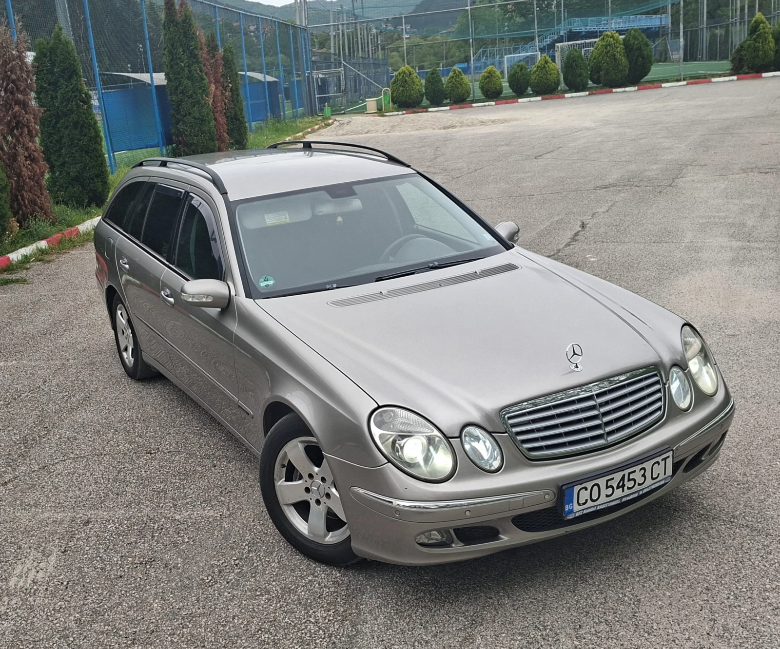 Mercedes-Benz E 270, снимка 11 - Автомобили и джипове - 55252020
