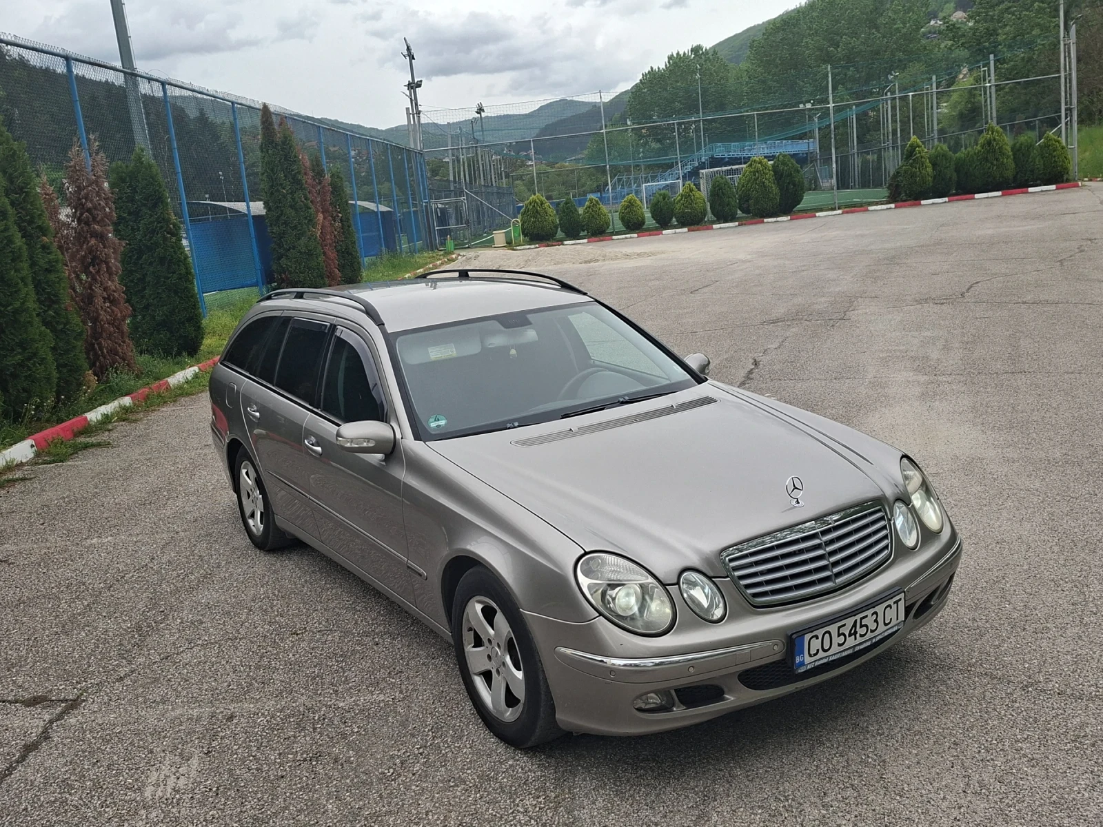 Mercedes-Benz E 270, снимка 12 - Автомобили и джипове - 55252020