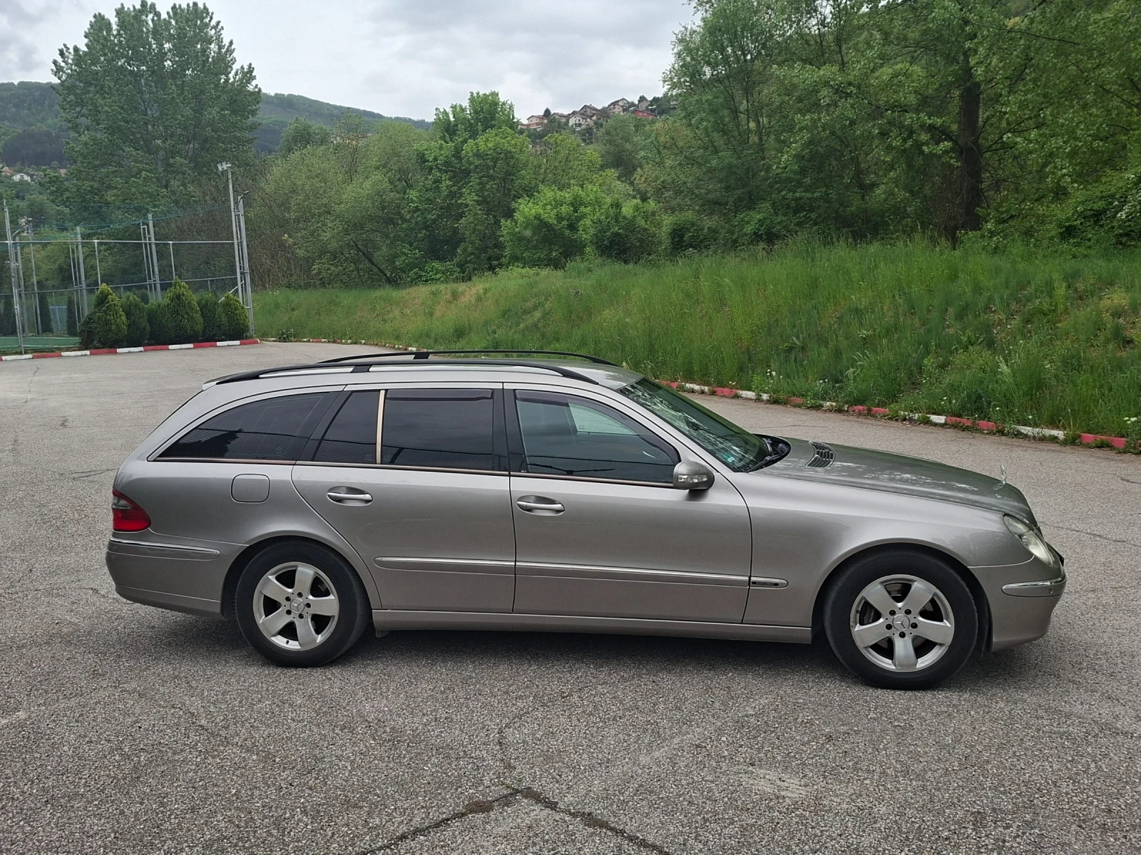 Mercedes-Benz E 270, снимка 9 - Автомобили и джипове - 55252020