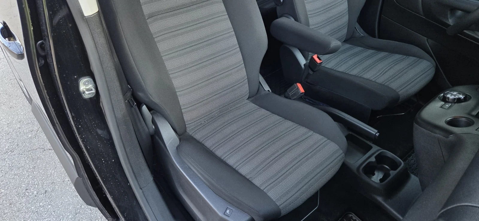 Opel Combo 1.5 HDI 7 Места, снимка 15 - Автомобили и джипове - 55430842