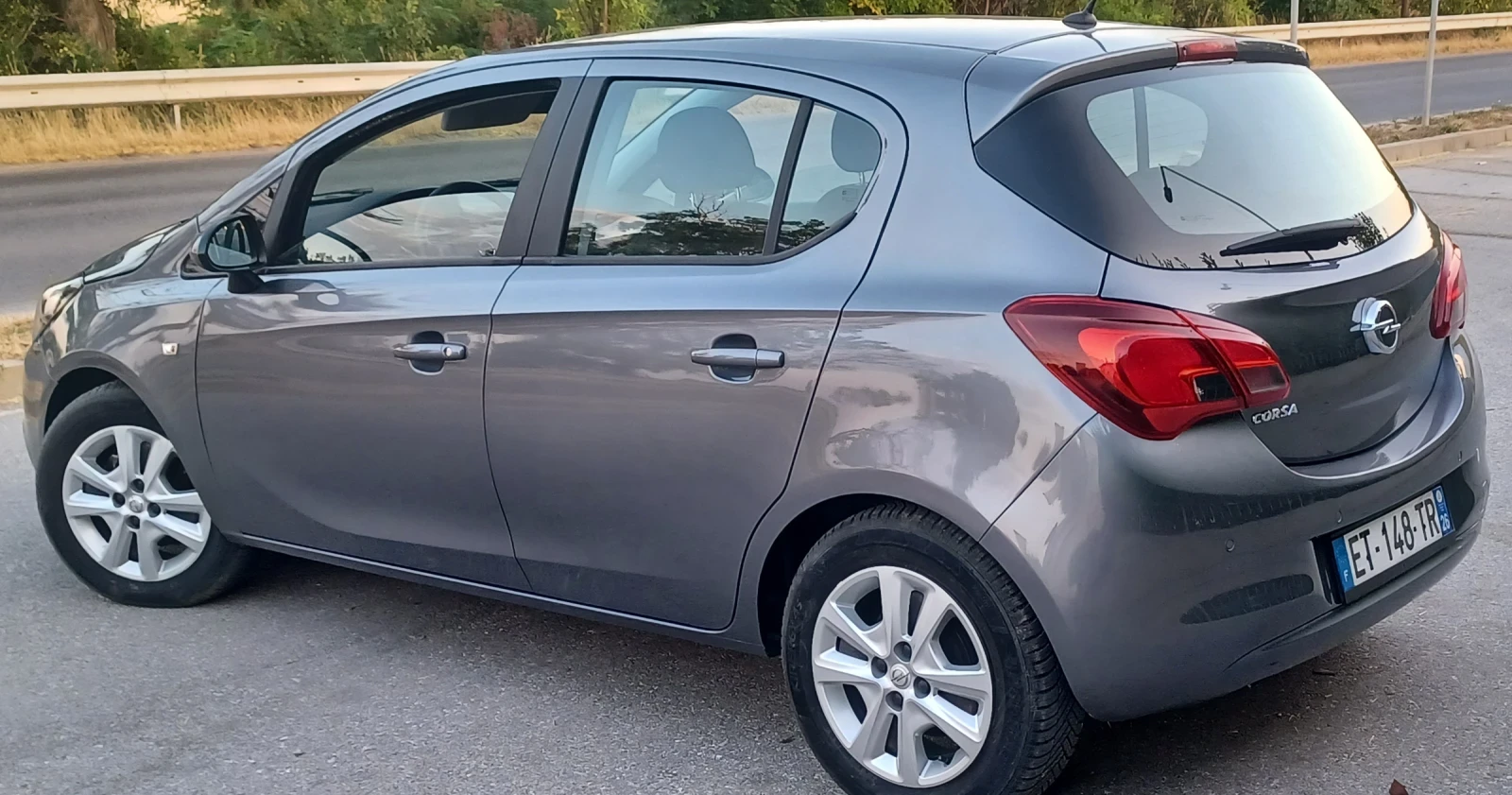 Opel Corsa 1.4 Бензин , снимка 3 - Автомобили и джипове - 55645324
