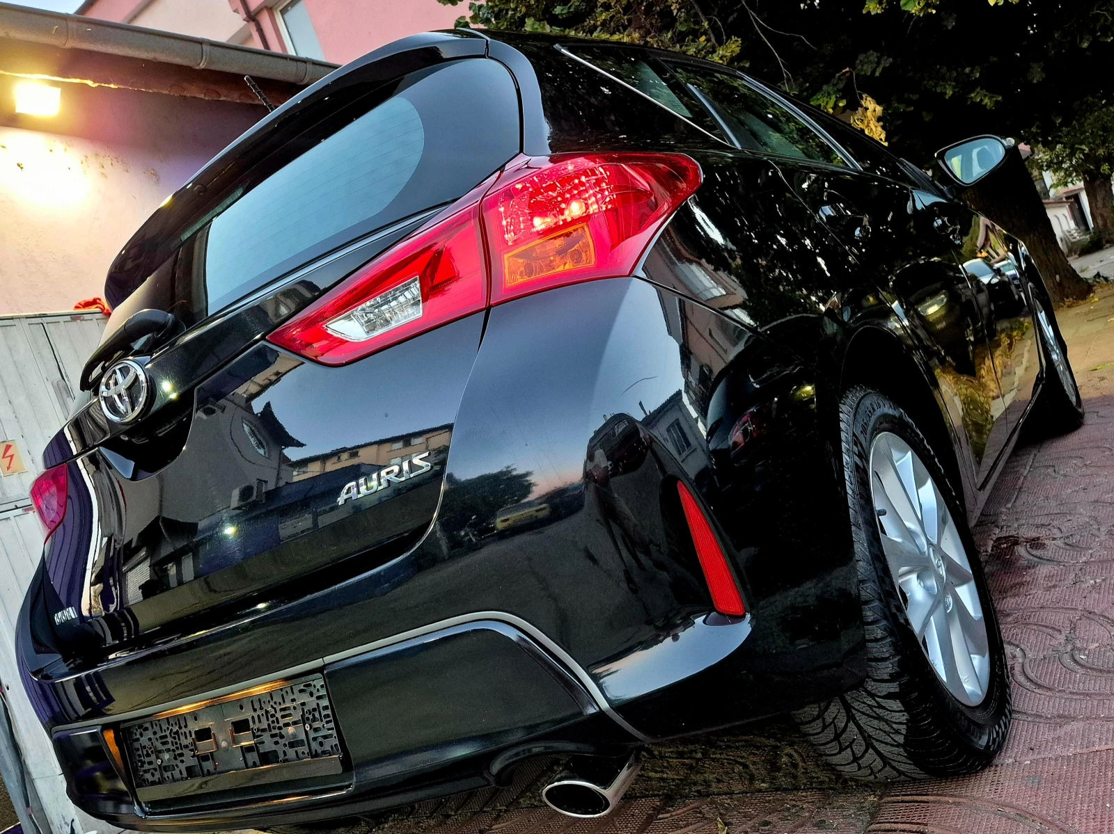 Toyota Auris 1.6i-нави-6speed-верига-japan, снимка 10 - Автомобили и джипове - 55676791