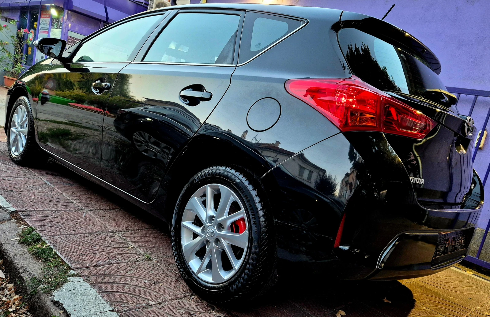 Toyota Auris 1.6i-нави-6speed-верига-japan, снимка 5 - Автомобили и джипове - 55676791