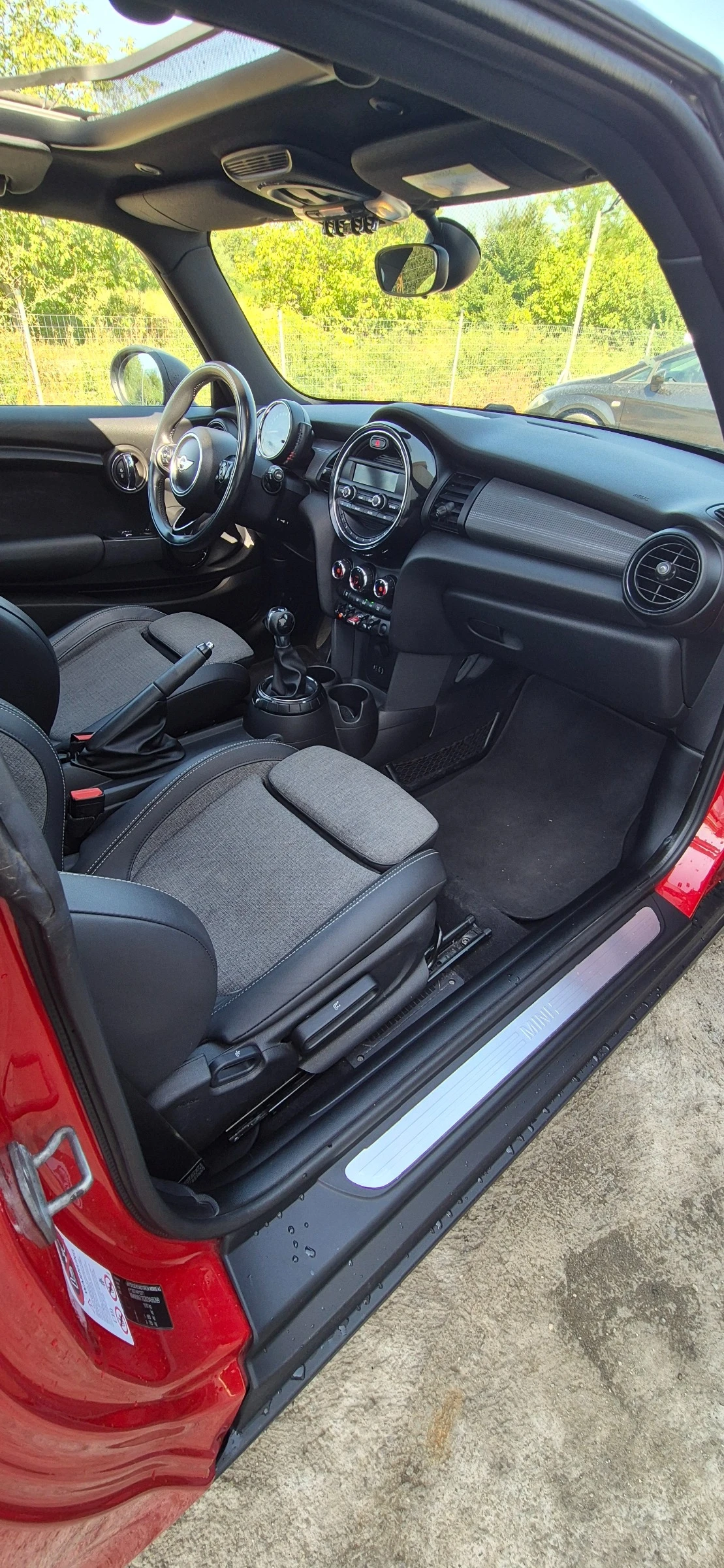 Mini One 1.2i TwinPower Turbo 102к.с, снимка 11 - Автомобили и джипове - 55988317