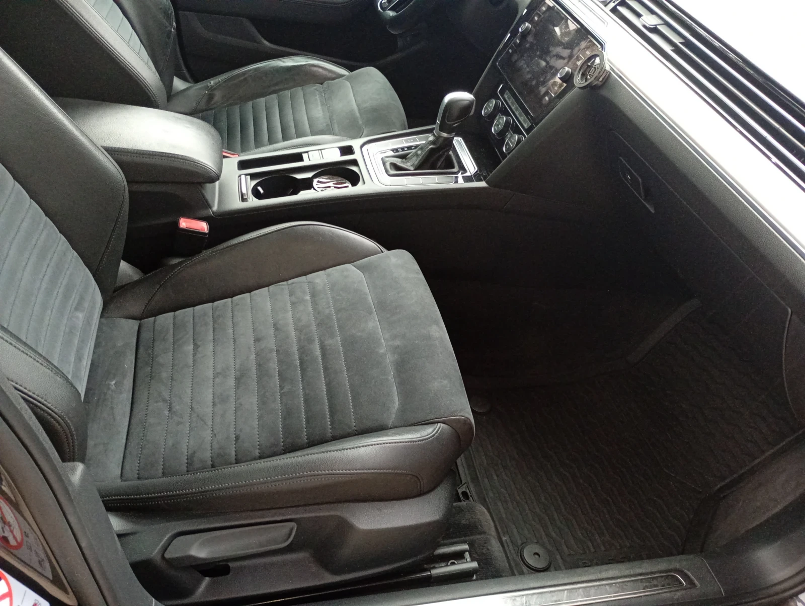 VW Passat, снимка 14 - Автомобили и джипове - 56258636