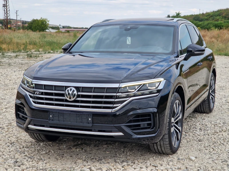 VW Touareg R-Line/Softclose/Panorama/Easyopen/Digital/IQ/HUD, снимка 2 - Автомобили и джипове - 46722558