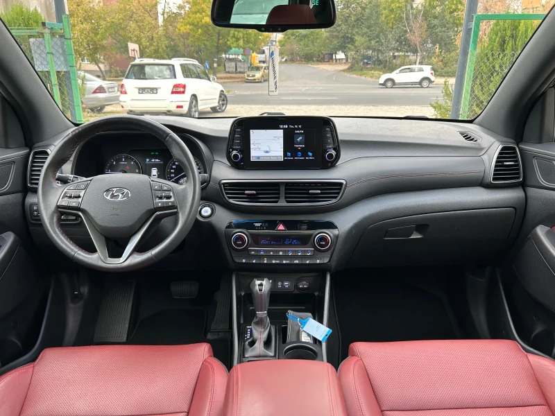 Hyundai Tucson, снимка 7 - Автомобили и джипове - 52076898