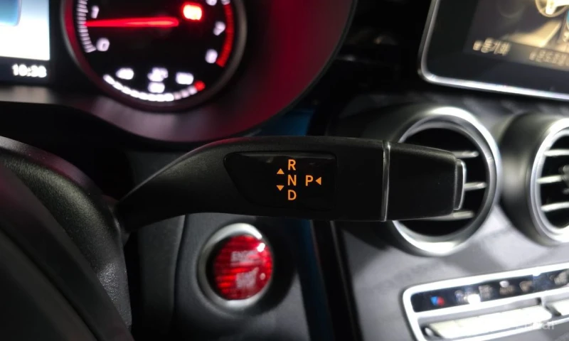 Mercedes-Benz GLC 300, снимка 9 - Автомобили и джипове - 52900133