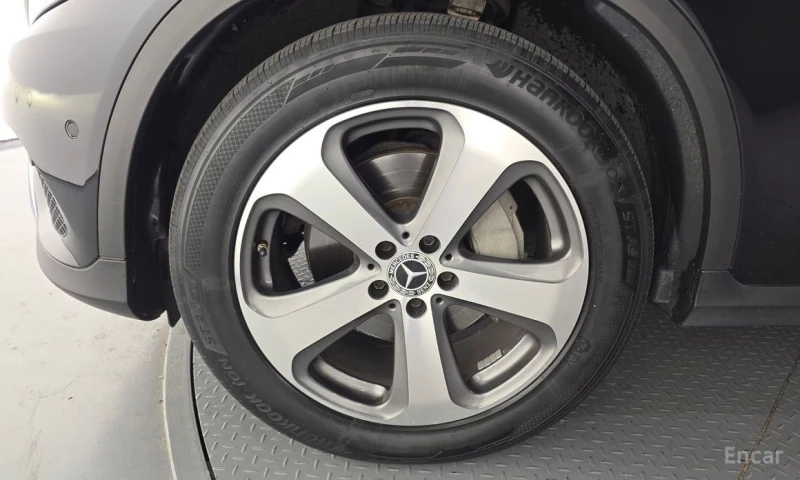 Mercedes-Benz GLC 300, снимка 5 - Автомобили и джипове - 52900133