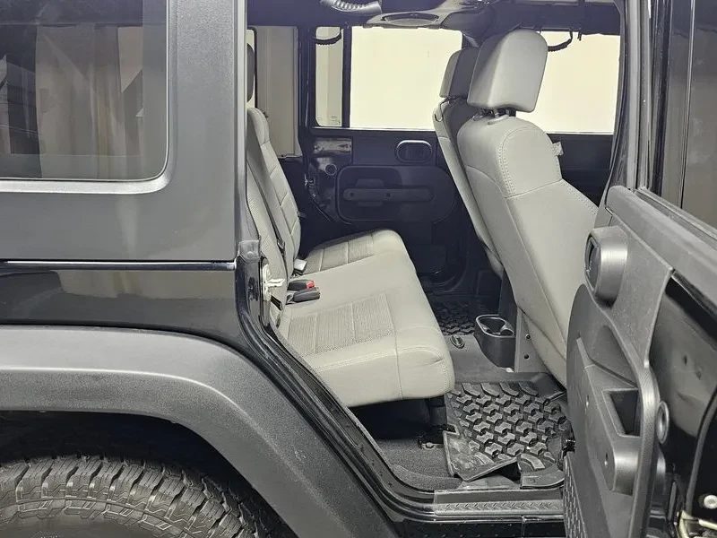 Jeep Wrangler (Jk) 2.8 Diesel Rubicon 4-Door, снимка 12 - Автомобили и джипове - 55264141