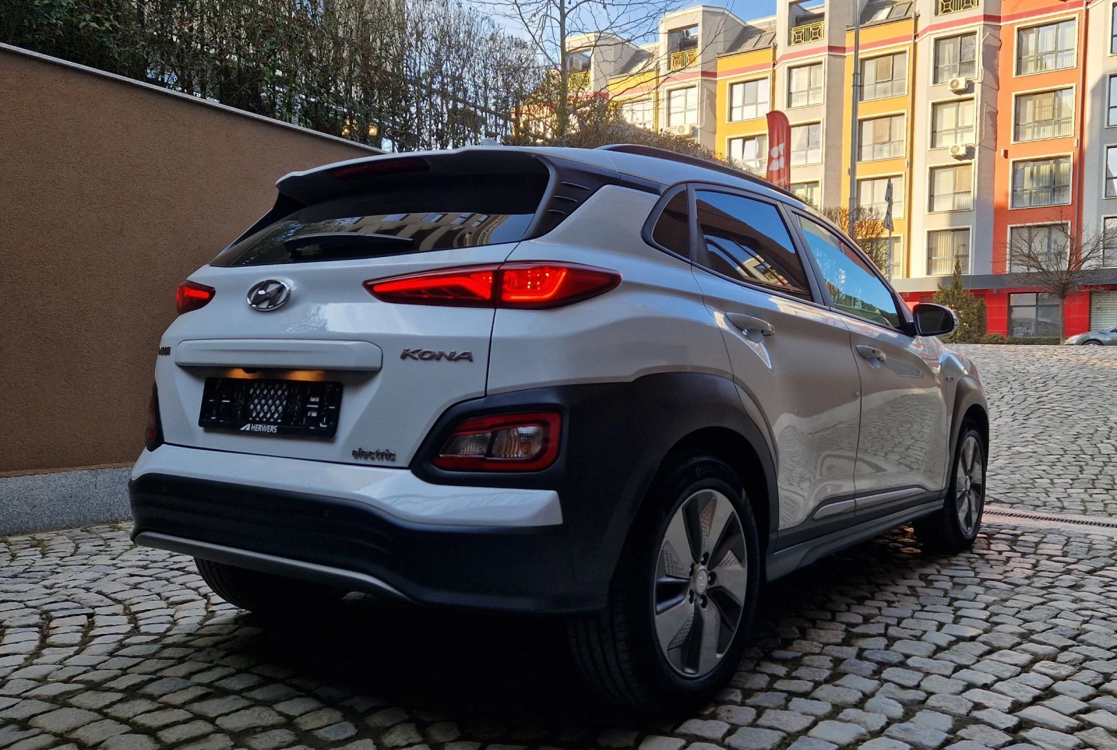 Hyundai Kona 64KWh/Premium/SOH95.6% - изображение 3