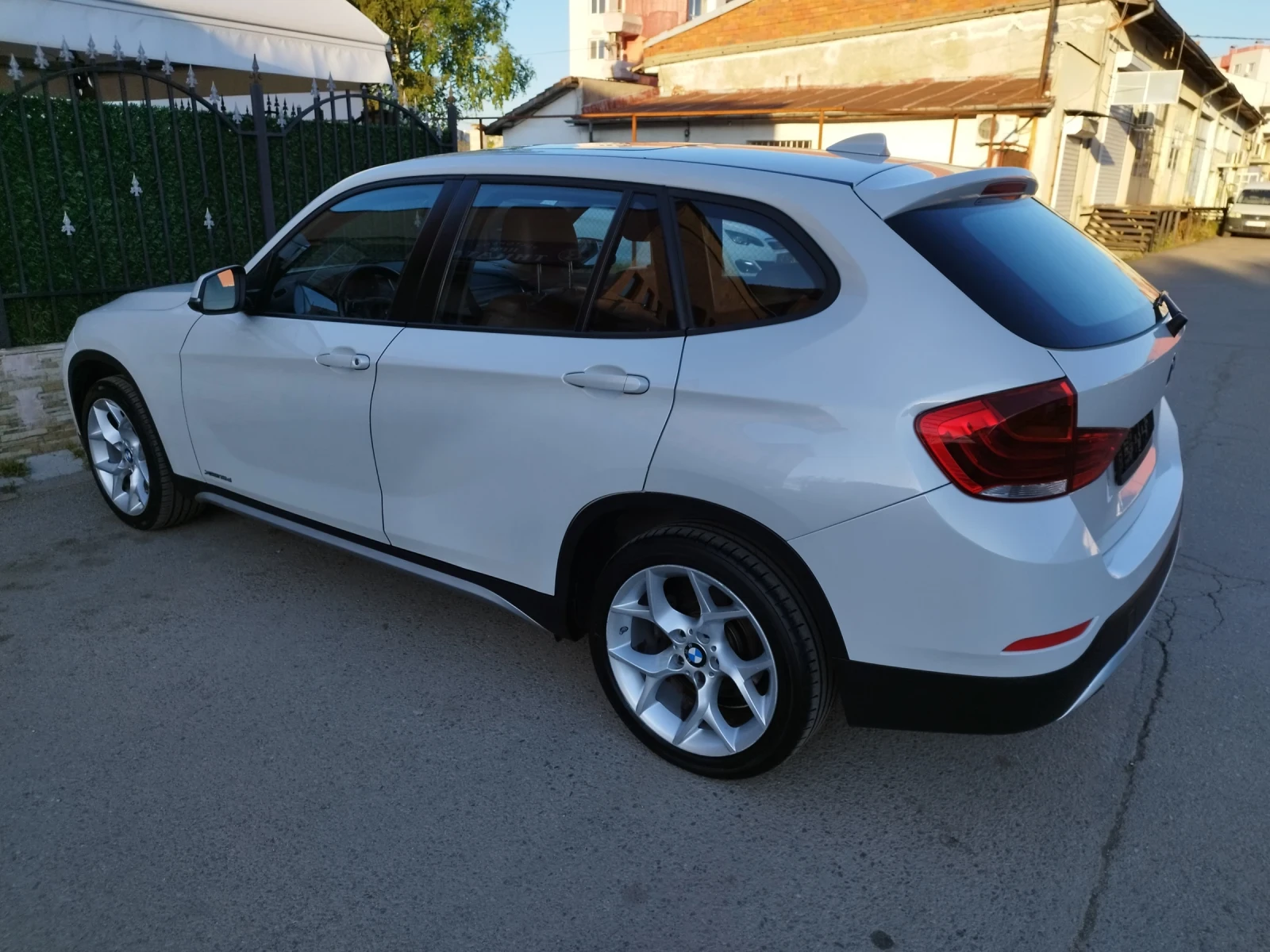 BMW X1 2.0 D Xdrive, Панорама  - изображение 6