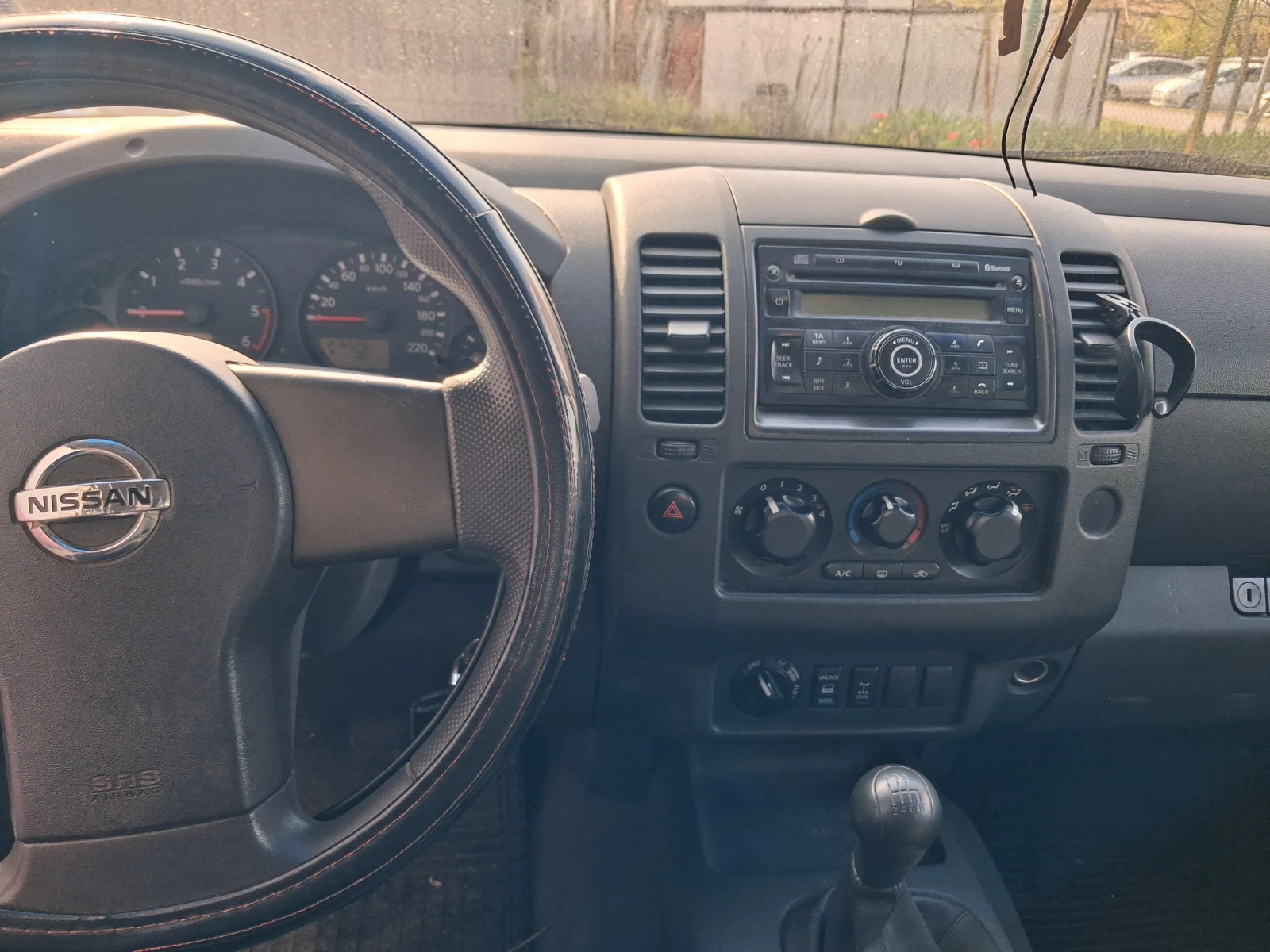 Nissan Navara, снимка 5 - Автомобили и джипове - 54239240