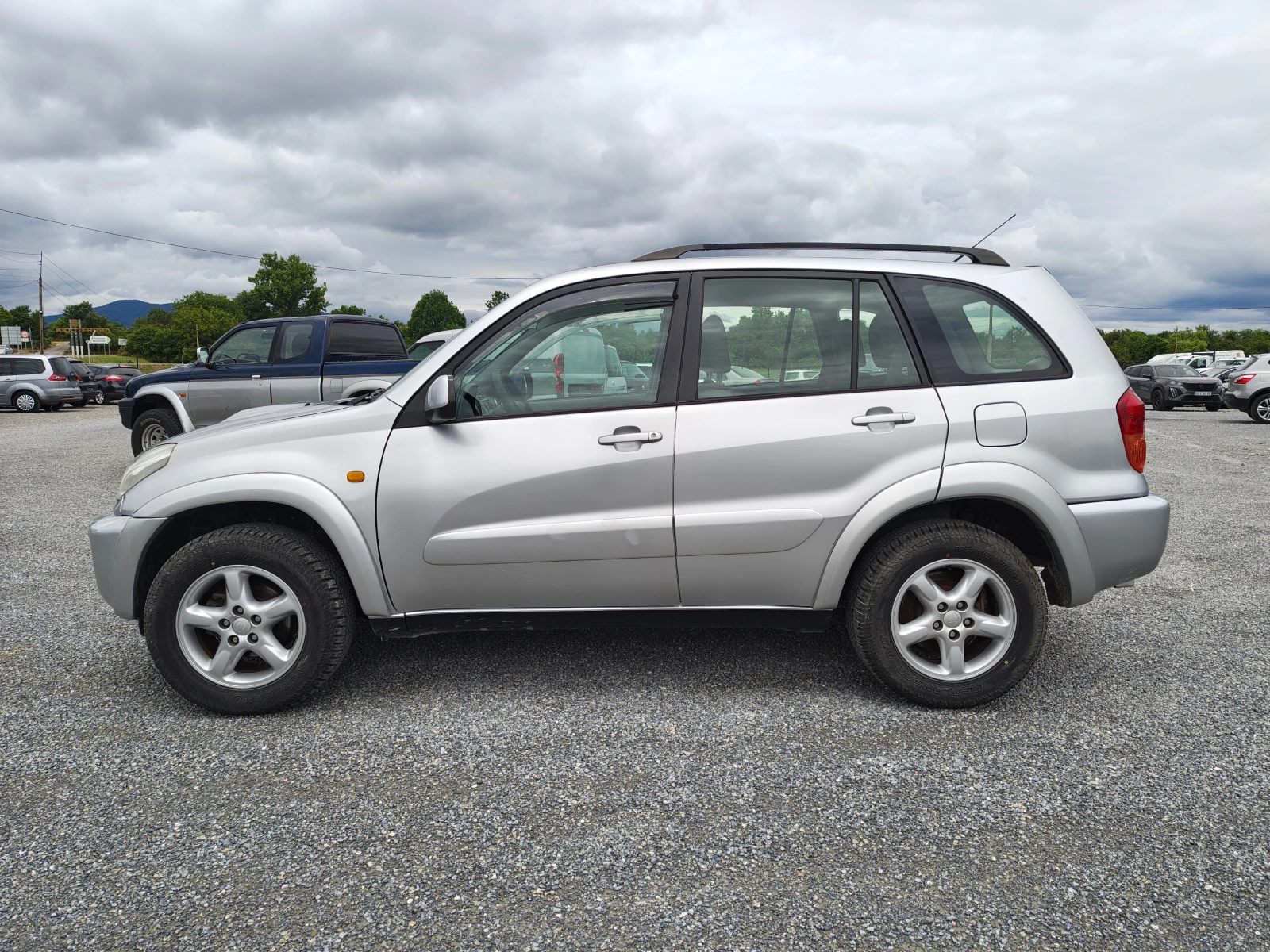 Toyota Rav4 2.0 D4D, снимка 7 - Автомобили и джипове - 54880248
