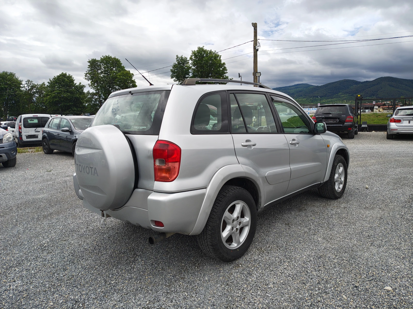 Toyota Rav4 2.0 D4D, снимка 4 - Автомобили и джипове - 54880248