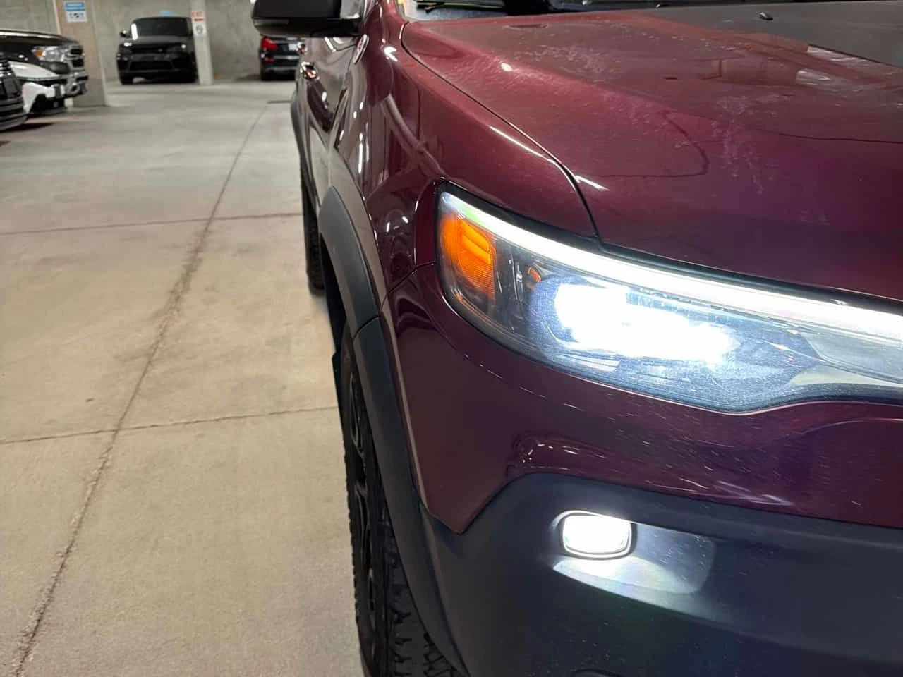 Jeep Cherokee * Trailhawk * CARFAX * БЕЗ ПЪРВОНАЧАЛНА ВНОСКА, снимка 12 - Автомобили и джипове - 54964103