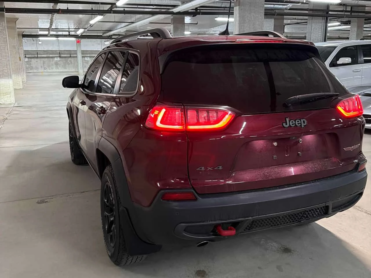 Jeep Cherokee * Trailhawk * CARFAX * БЕЗ ПЪРВОНАЧАЛНА ВНОСКА, снимка 16 - Автомобили и джипове - 54964103