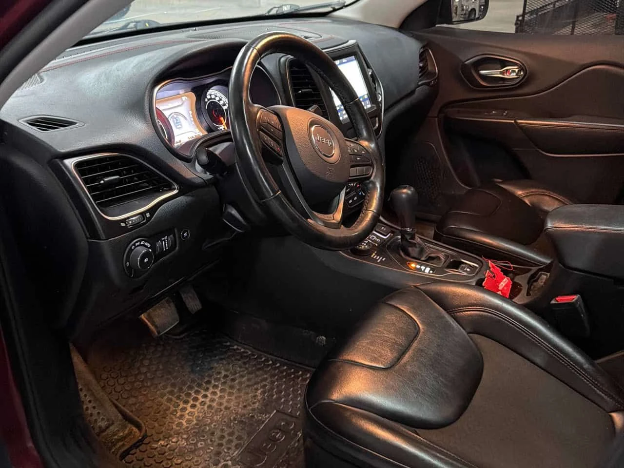 Jeep Cherokee * Trailhawk * CARFAX * БЕЗ ПЪРВОНАЧАЛНА ВНОСКА, снимка 5 - Автомобили и джипове - 54964103
