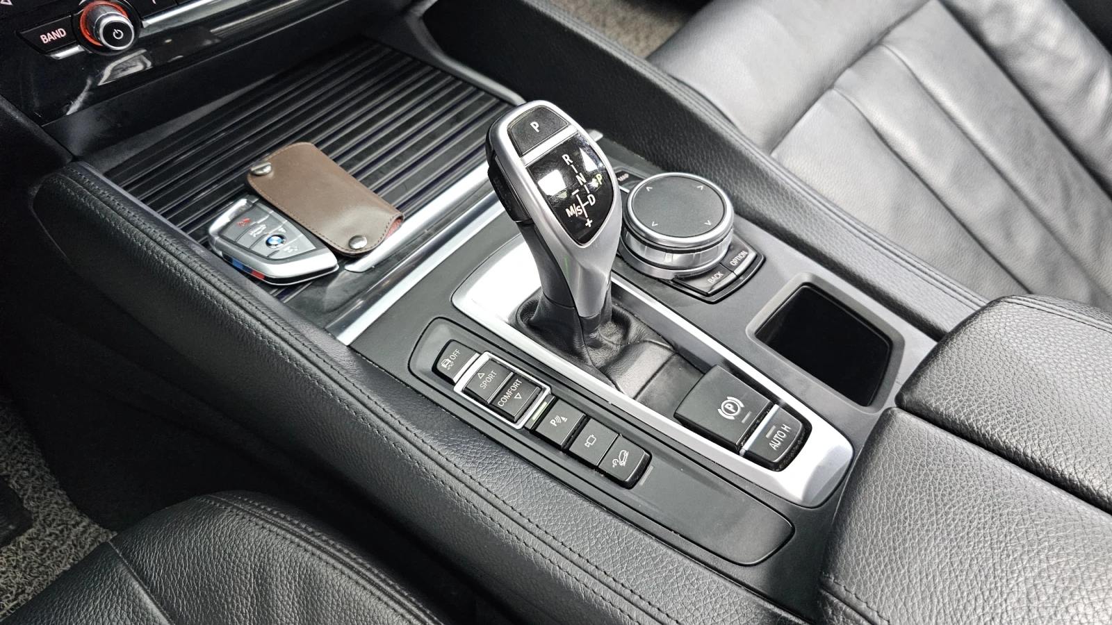 BMW X6 xDrive30d* ЕЛ. БАГАЖНИК* HUD* 360* КРАЙНА ЦЕНА, снимка 9 - Автомобили и джипове - 55348952