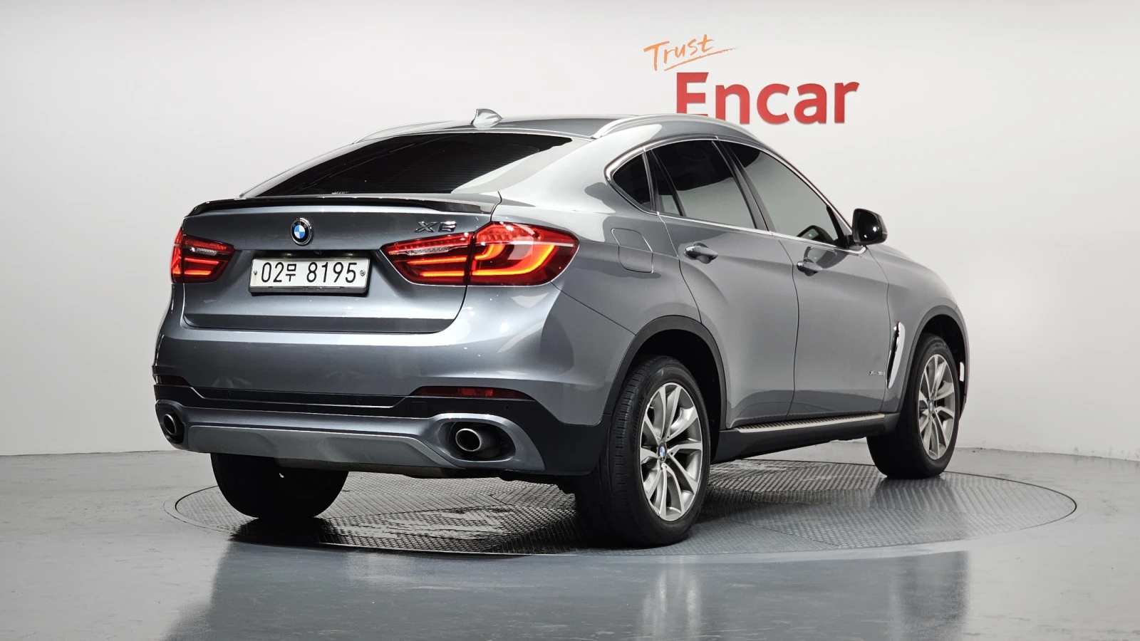 BMW X6 xDrive30d* ЕЛ. БАГАЖНИК* HUD* 360* КРАЙНА ЦЕНА, снимка 2 - Автомобили и джипове - 55348952