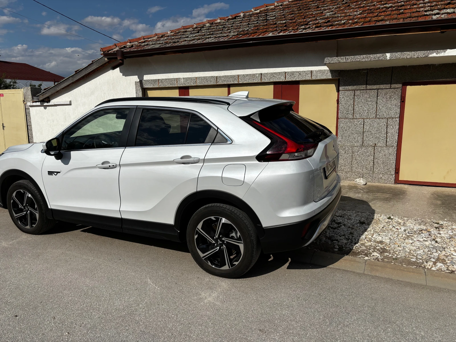 Mitsubishi Eclipse Cross PHEV Instyle (4x4), снимка 7 - Автомобили и джипове - 55409636