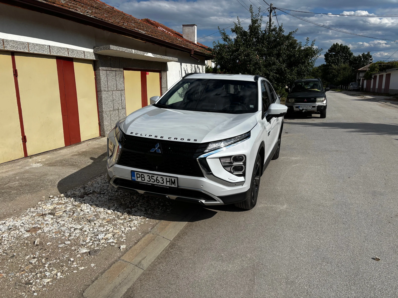 Mitsubishi Eclipse Cross PHEV Instyle (4x4), снимка 4 - Автомобили и джипове - 55409636