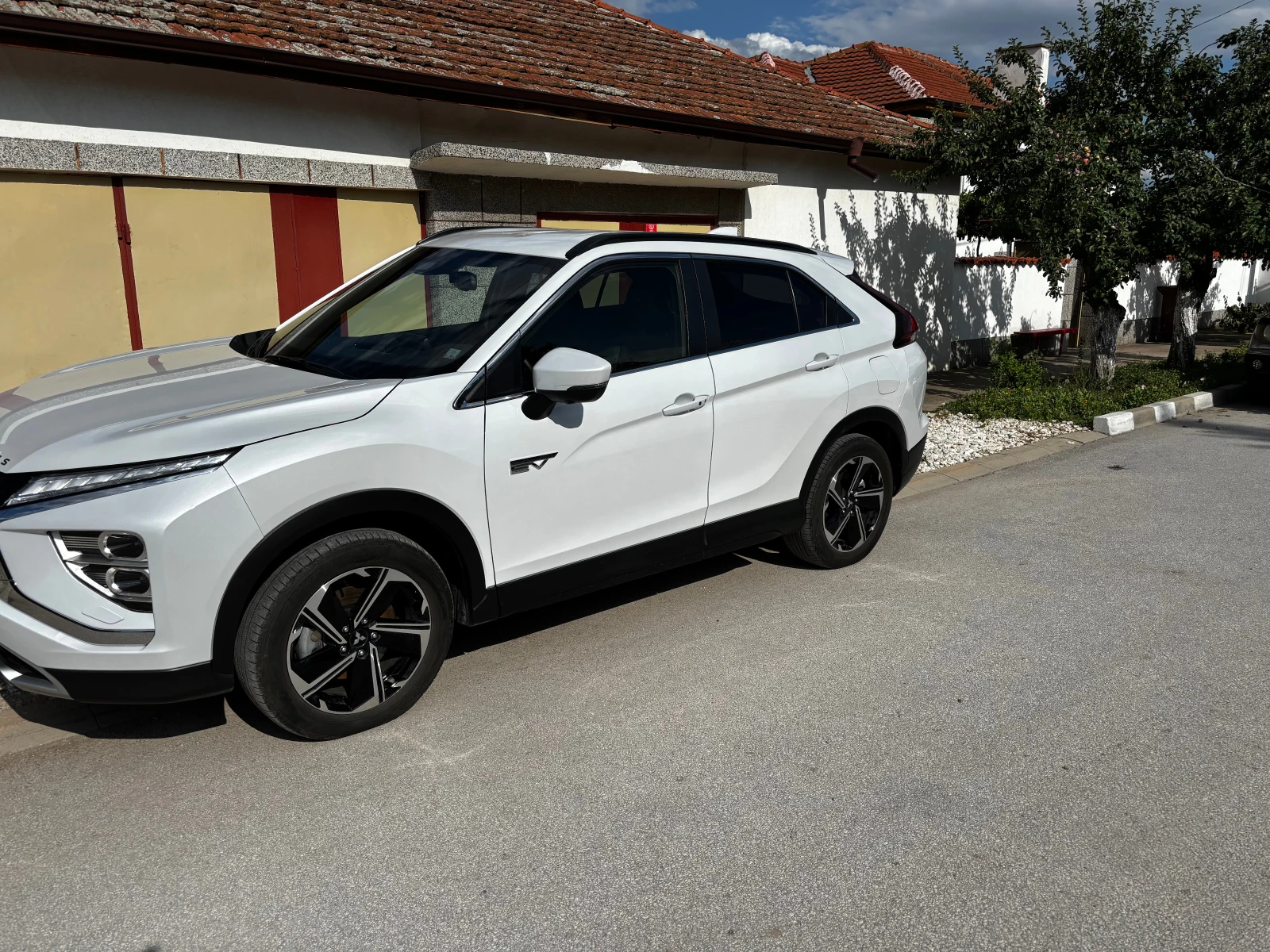 Mitsubishi Eclipse Cross PHEV Instyle (4x4), снимка 5 - Автомобили и джипове - 55409636