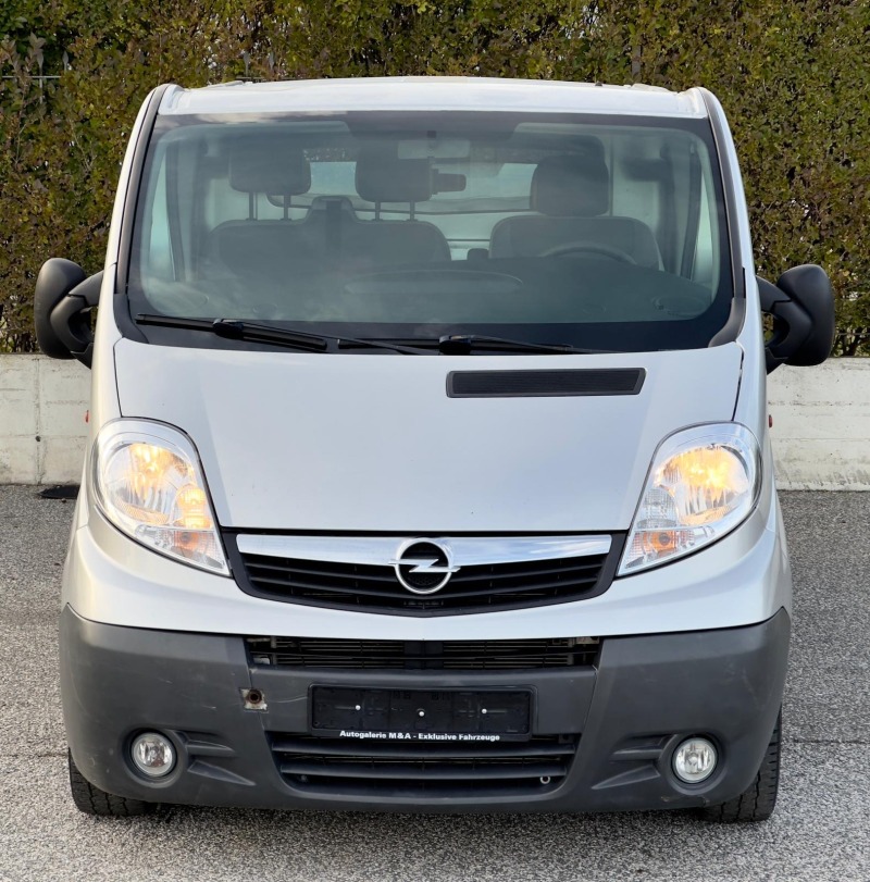 Opel Vivaro 2.5CDTi//FACELIFT, снимка 2 - Бусове и автобуси - 44953911
