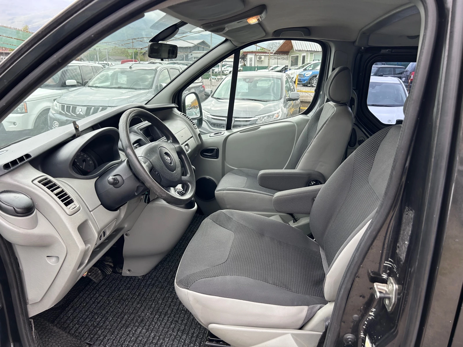 Opel Vivaro 2.0CDTI EURO5A 9M - изображение 8