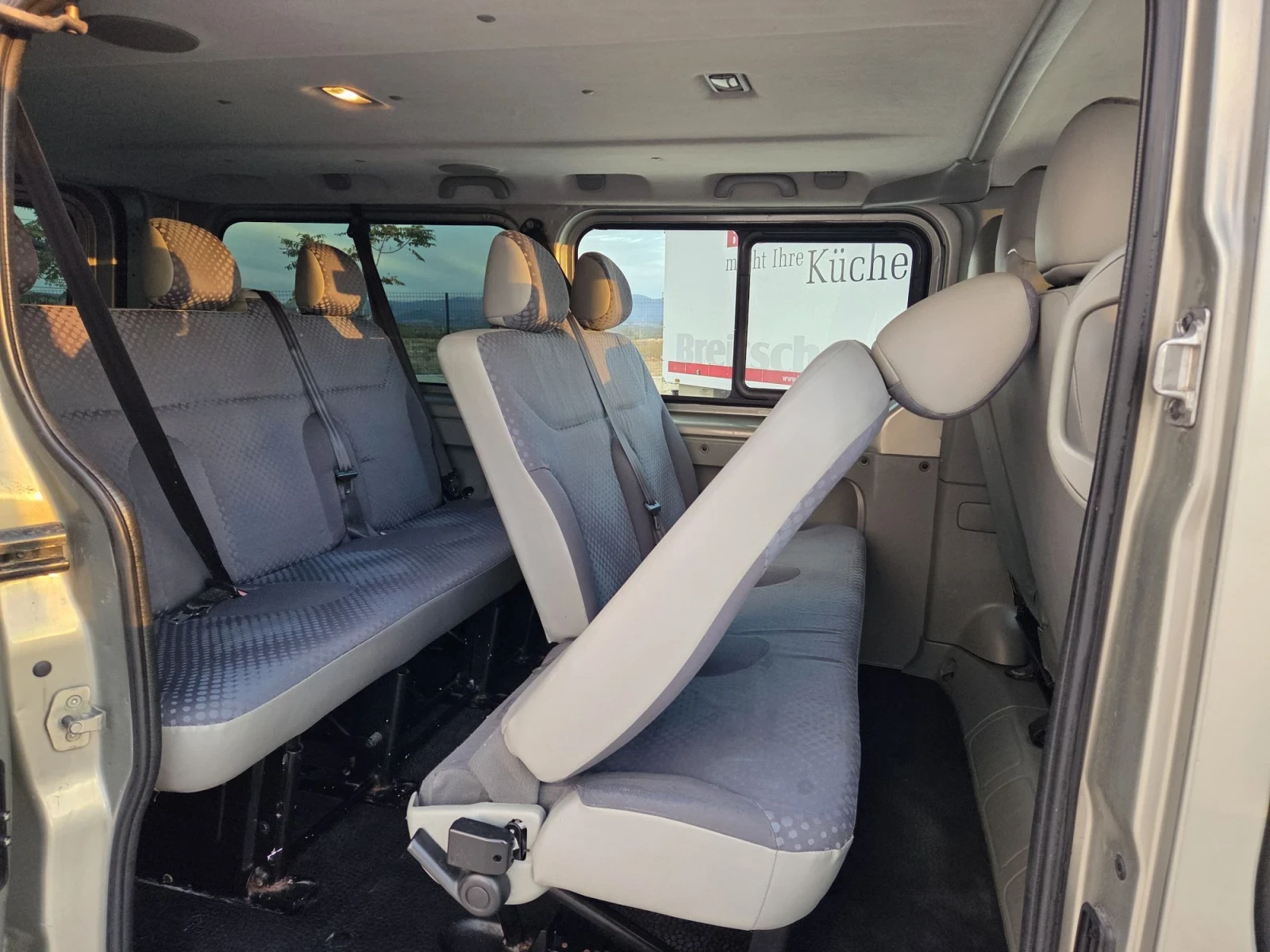 Renault Trafic, снимка 9 - Бусове и автобуси - 56684929